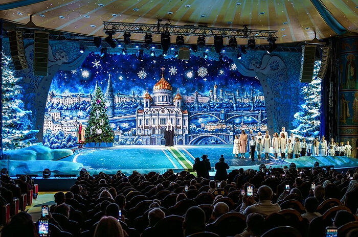 Святейший Патриарх Кирилл посетил Рождественскую елку в Храме Христа Спасителя